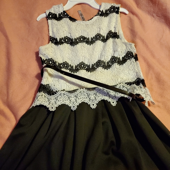 Dress - Picture 2 of 2